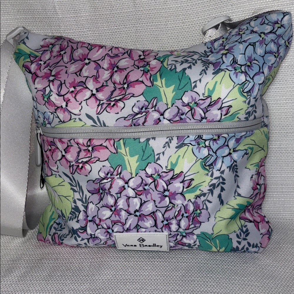 Vera Bradley RARE Hydrangeas Water Repellent ECO Crossbody Hipster Bag Archived - Picture 1 of 13